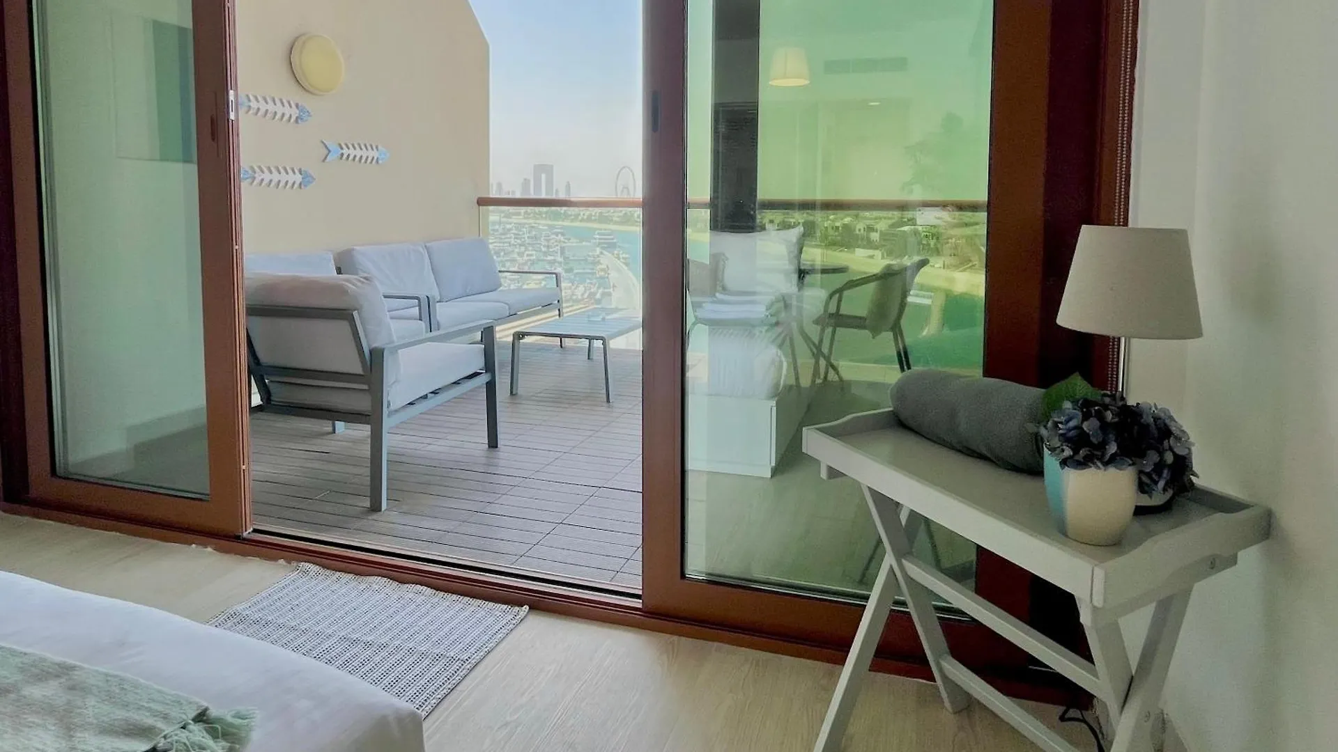 Boutique Studio In Palm Jumeirah - Stunning View Dubai Apartment